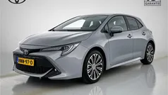 Grijs Gebruikt 2023 Toyota Corolla Team Hatchback | € 28.500 (Eerlijke prijs)