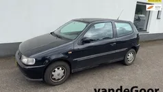 Zwart Gebruikt 1999 VW Polo Hatchback | € 1.250 (Eerlijke prijs)