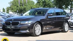 Grijs, metallic lak Gebruikt 2021 BMW 530e Executive Stationwagen | € 36.945 (Super prijs)