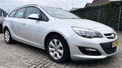 Grijs, metallic lak Gebruikt 2013 Opel Astra Business Stationwagen | € 3.250 (Eerlijke prijs)