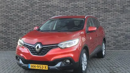 Rood Occasion 2015 Renault Kadjar Intens SUV | € 10.950 (Eerlijke prijs)