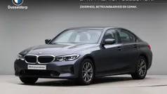 Grijs Gebruikt 2021 BMW 318 Executive Sedan | € 25.750 (Goede deal)