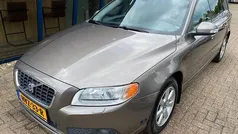 Grijs Gebruikt 2009 Volvo V70 Momentum Stationwagen | € 12.945 (Eerlijke prijs)