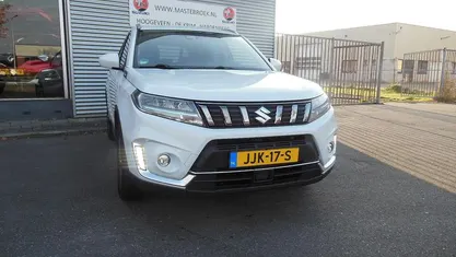 Wit Gebruikt 2022 Suzuki Vitara SUV | € 23.750 (Eerlijke prijs)
