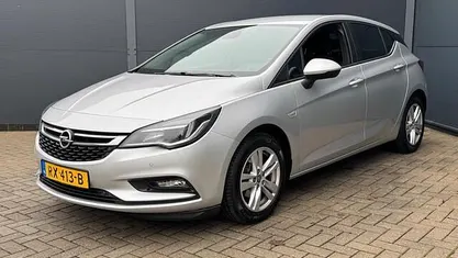 Occasion 2017 Opel Astra Innovation Hatchback | € 10.950 (Eerlijke prijs)