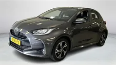 Grijs Gebruikt 2024 Toyota Yaris Hybrid Edition Hatchback | € 25.945 (Eerlijke prijs)