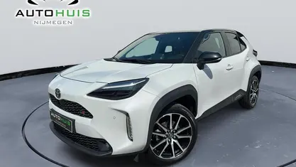 Grijs Occasion 2023 Toyota Yaris Cross SUV | € 28.745 (Eerlijke prijs)