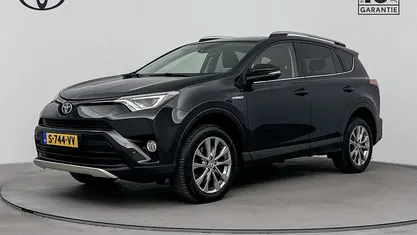 Zwart Gebruikt 2017 Toyota RAV4 Hybrid Executive SUV | € 20.800 (Eerlijke prijs)