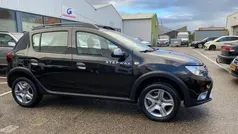 Zwart Gebruikt 2017 Dacia Sandero Stepway Ambiance Hatchback | € 8.750 (Eerlijke prijs)