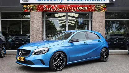 Blauw Gebruikt 2015 Mercedes A180 Ambition Hatchback | € 14.845 (Eerlijke prijs)