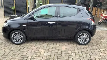 Occasion Lancia Ypsilon Gold 86 PK (63 kW) 2013 Blauw Hatchback