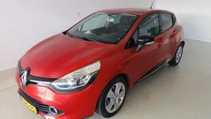 Rood Gebruikt 2013 Renault Clio IV Dynamique Hatchback | € 4.450 (Eerlijke prijs)
