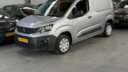 Occasion Peugeot Partner Premium 99 PK (72 kW) 2019 Grijs MPV