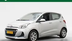 Sleek silver (grijs metallic) Gebruikt 2020 Hyundai i10 Comfort Hatchback | € 10.950 (Eerlijke prijs)