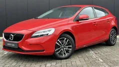 Rood Gebruikt 2017 Volvo V40 Stationwagen | € 17.950 (Eerlijke prijs)