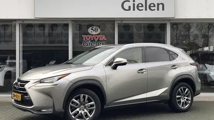 Grijs Gebruikt 2016 Lexus NX300h Luxury Line SUV | € 25.900 (Eerlijke prijs)