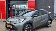 Groen Gebruikt 2023 Toyota Aygo Pulse Hatchback | € 16.400 (Eerlijke prijs)