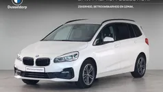 Wit Gebruikt 2021 BMW 218 Sport Line Stationwagen | € 21.750 (Eerlijke prijs)
