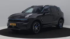 Zwart, metallic lak Gebruikt 2023 Lynk & Co 01 SUV | € 25.900 (Eerlijke prijs)