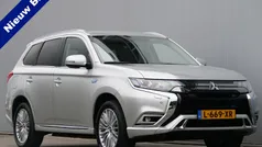 Grijs Gebruikt 2021 Mitsubishi Outlander P-HEV Intense SUV | € 28.695 (Eerlijke prijs)