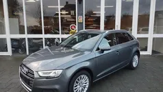 Grijs, metallic lak Gebruikt 2018 Audi A3 Sportback Hatchback | € 16.950 (Eerlijke prijs)