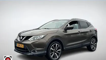 Bruin Gebruikt 2015 Nissan Qashqai Tekna SUV | € 10.250 (Eerlijke prijs)