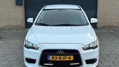 Wit (metallic) Gebruikt 2011 Mitsubishi Lancer Sportback Edition Hatchback | € 4.950 (Goede deal)