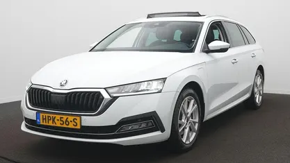 Wit Gebruikt 2021 Skoda Octavia Business Line Stationwagen | € 24.345 (Eerlijke prijs)