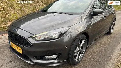 Occasion 2017 Ford Focus ST-Line Hatchback | € 12.450 (Eerlijke prijs)