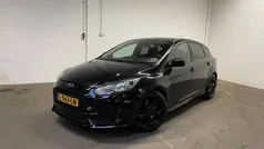 Zwart Gebruikt 2012 Ford Focus ST Hatchback | € 12.750 (Eerlijke prijs)