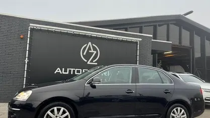 Zwart Occasion 2010 VW Jetta Comfortline Sedan | € 2.950 (Goede deal)