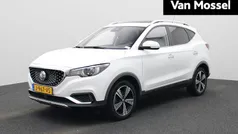 Wit Gebruikt 2020 MG ZS Luxury Sedan | € 14.495 (Eerlijke prijs)