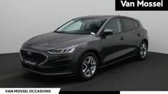 Grijs Gebruikt 2022 Ford Focus Hatchback | € 18.400 (Eerlijke prijs)