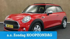 Rood Gebruikt 2017 Mini ONE Business Hatchback | € 12.645 (Eerlijke prijs)