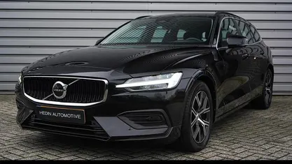 Zwart Gebruikt 2022 Volvo V60 Core Stationwagen | € 34.995 (Eerlijke prijs)