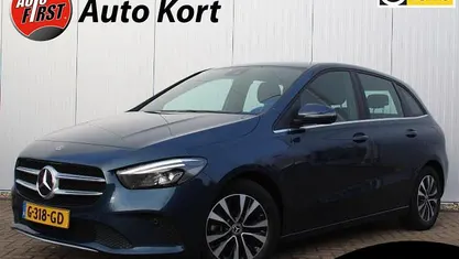 Blauw, metallic lak Occasion 2019 Mercedes B180 Business MPV | € 19.950 (Super prijs)