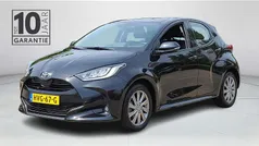 Zwart Gebruikt 2024 Toyota Yaris Hatchback | € 22.950 (Eerlijke prijs)