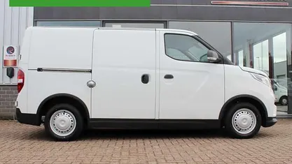 Nieuw Maxus eDeliver 3 89 kW (122 PK) 2025 Wit Van