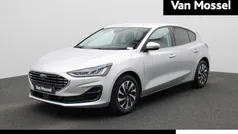 Grijs Gebruikt 2023 Ford Focus Titanium Hatchback | € 20.900 (Goede deal)
