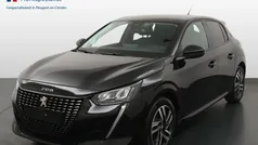 Zwart Gebruikt 2023 Peugeot 208 Allure Hatchback | € 20.950 (Goede deal)