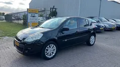 Hatchback Gebruikt 2009 Renault Clio II Hatchback | € 2.250 (Eerlijke prijs)