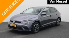 Grijs Gebruikt 2022 VW Polo Life Hatchback | € 16.900 (Eerlijke prijs)
