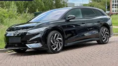 Zwart Gebruikt 2025 VW ID.7 Pro Stationwagen | € 52.950 (Eerlijke prijs)