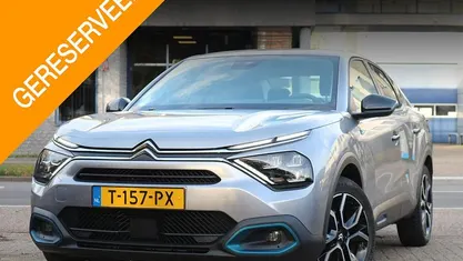 Grijs Gebruikt 2023 Citroën e-C4 Feel Sedan | € 19.945 (Eerlijke prijs)