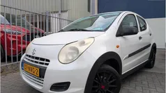 Wit, metallic lak Gebruikt 2010 Suzuki Alto Sport Hatchback | € 3.299 (Eerlijke prijs)