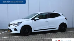Wit Gebruikt 2022 Renault Clio V Zen Hatchback | € 14.495 (Eerlijke prijs)