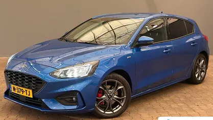 Blauw Occasion 2022 Ford Focus Business Edition Hatchback | € 20.895 (Eerlijke prijs)