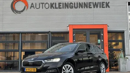 Zwart Occasion 2022 Skoda Octavia Business Line Stationwagen | € 21.850 (Eerlijke prijs)