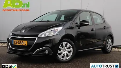 Zwart Gebruikt 2017 Peugeot 208 Hatchback | € 9.900 (Eerlijke prijs)