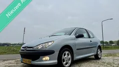 Gebruikt 2001 Peugeot 206 Hatchback | € 1.250 (Eerlijke prijs)